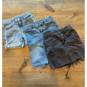 Girls 3 Piece Summer Shorts and Skirt Bundle‎ Size: 6 - 7